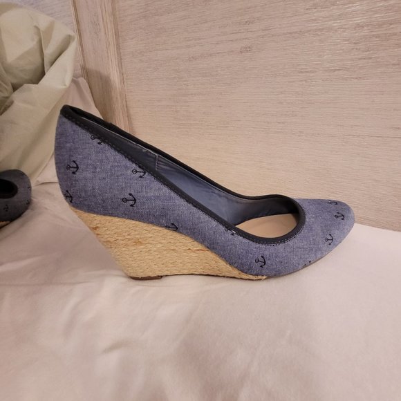 Anchor Print Shoe - Picture 2 of 2